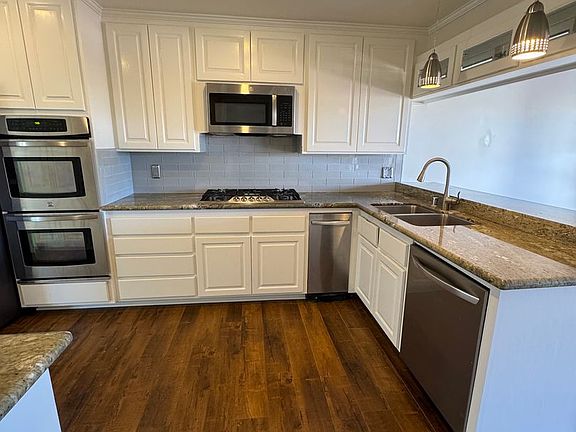 4th image of 562 Knollview Ln