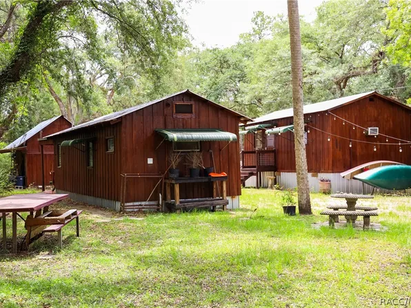 3850 SE 22nd Ct, Morriston, FL 32668