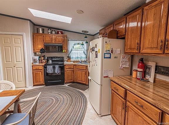 5th image of 246 Laurelwood Ln