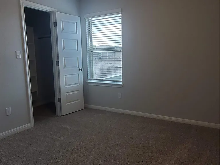 1717 Fountain Bridge Dr — Photo 22