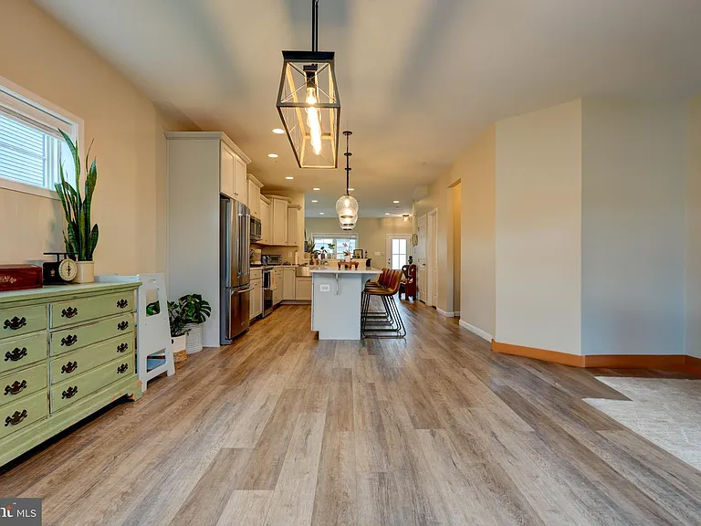 1309 Pedigree St — Photo 14