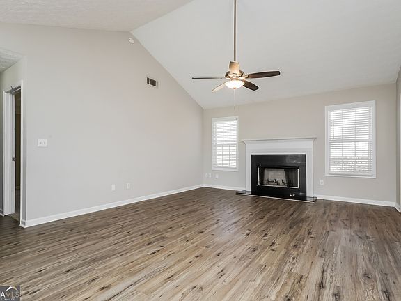 3rd image of 85 Trelawney Dr