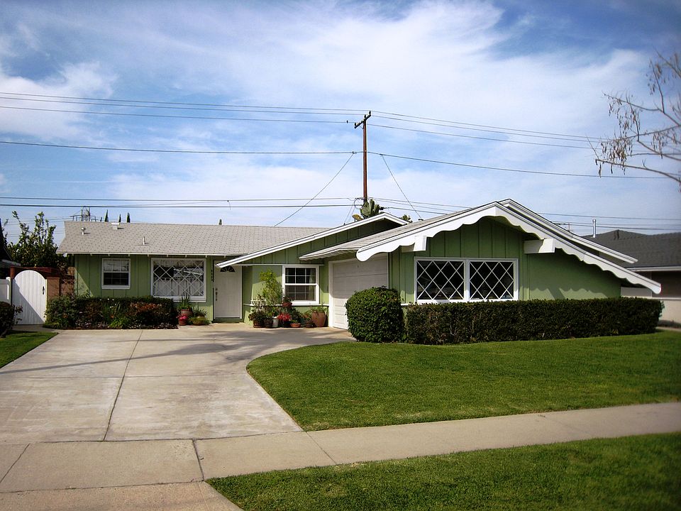 1st image of 8585 Bluebell Dr