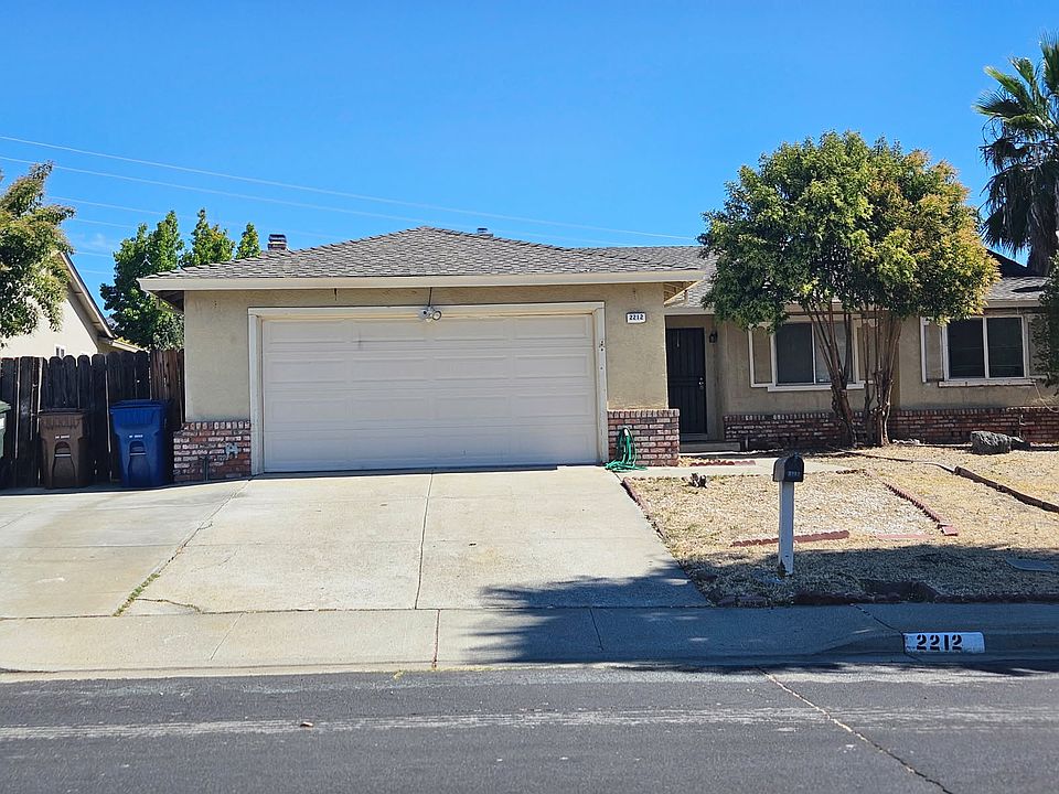 1st image of 2212 Cordoba Way