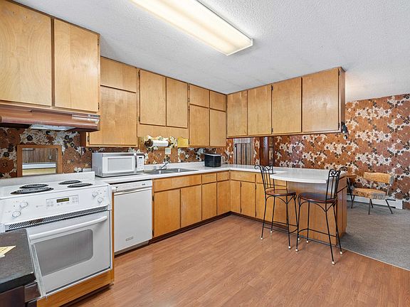 2nd image of 1701 6th St