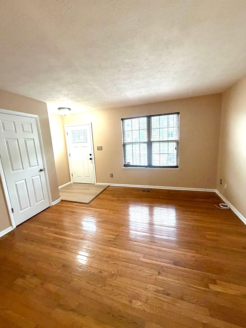 Building Photo - 861 Clover Leaf Ct