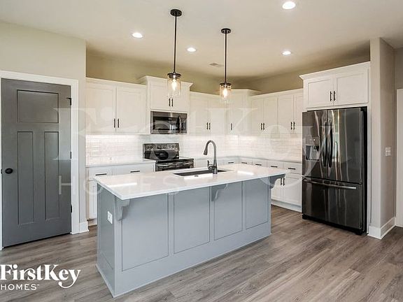 4th image of 2217 NE Janessa Dr