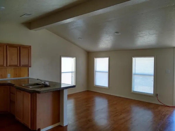 400 N Avenue K APT 19, Portales, NM 88130