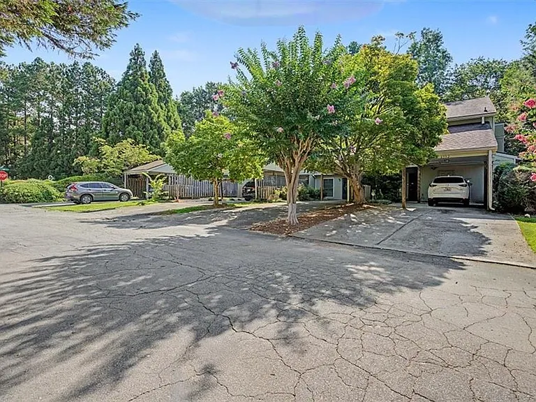 6350 Hawthorne Ter — Photo 3