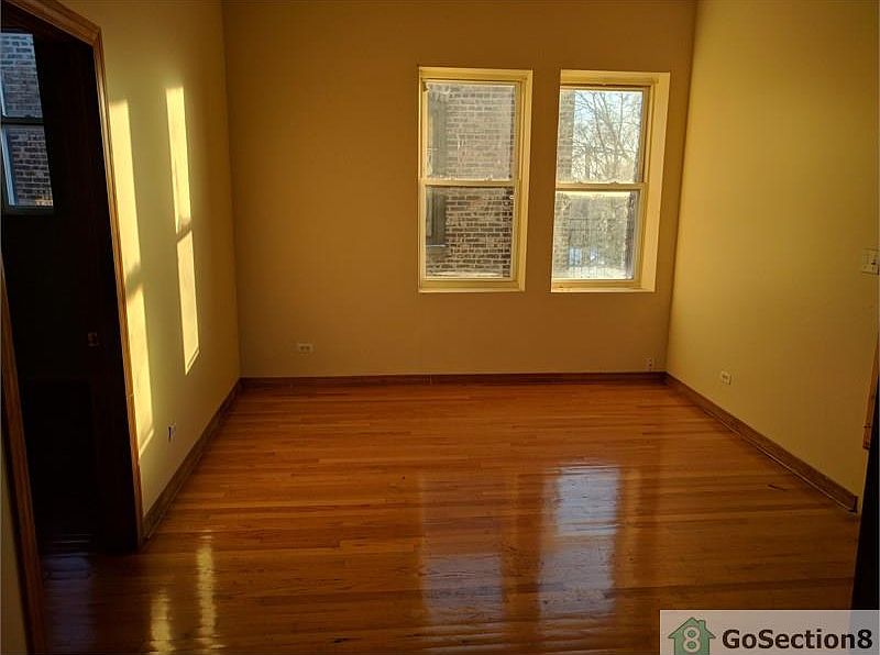 2nd image of 6554 S Artesian Ave