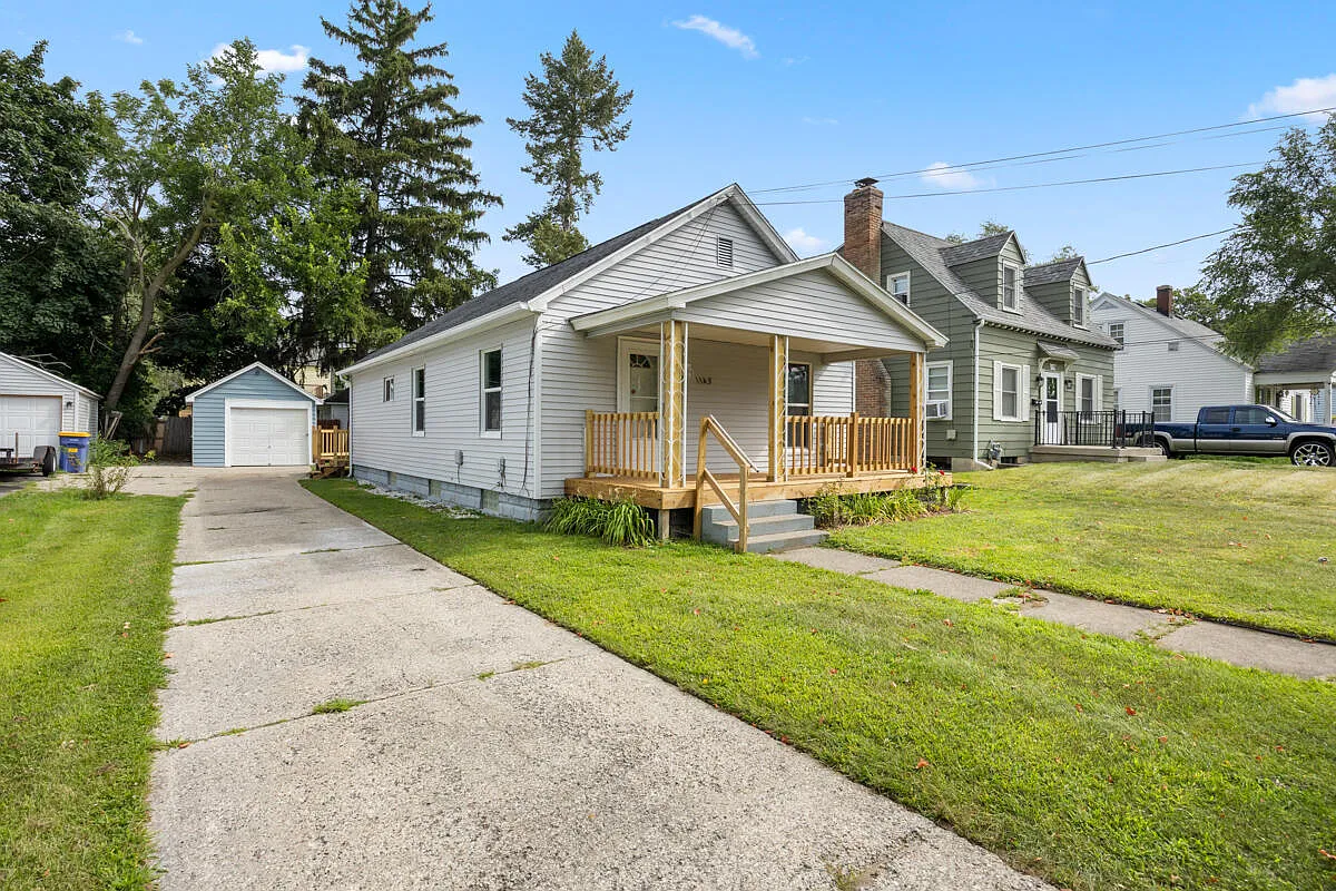 1145 Temple St SE photo 1