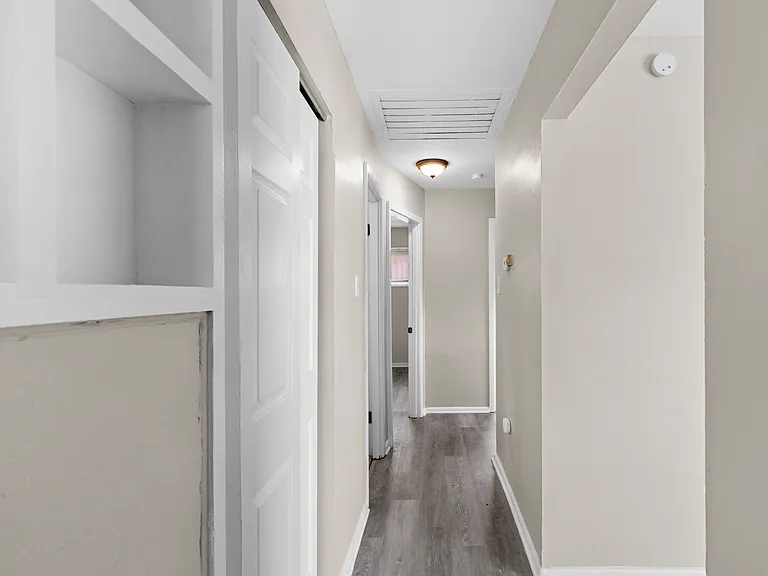 5677 Parchester Dr — Photo 15