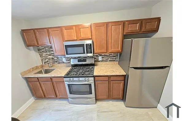 Building Photo - 3812 Erdman Ave #2