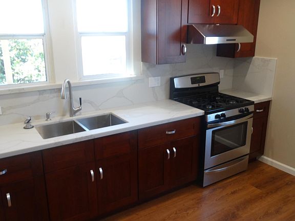 4th image of 617 Cypress Ave