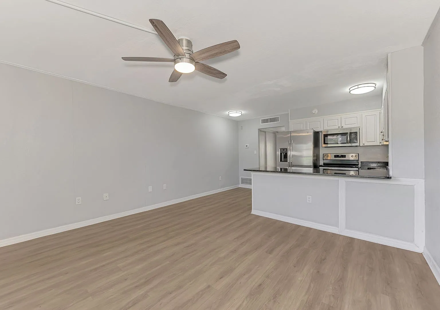 Phillippi Square Apartments — Photo 4