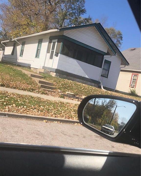 2nd image of 2450 N Hovey St