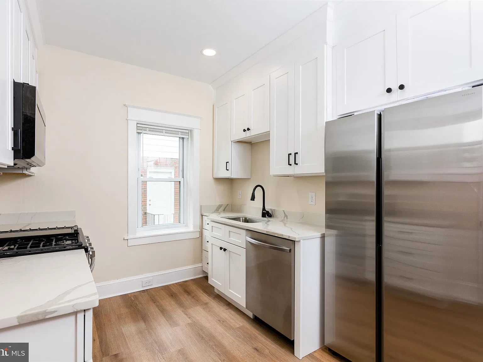 2 bed, 2.0 bath, 1080 sqft, $2,700 — Photo 4