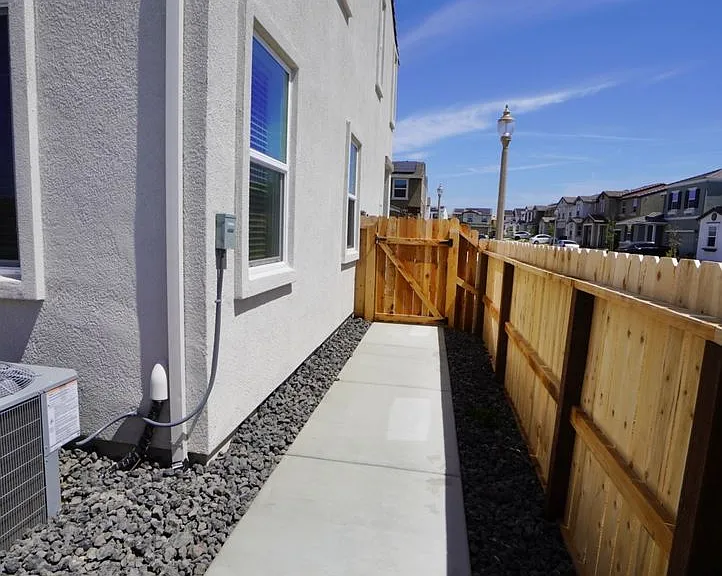 1788 Eiffel St — Photo 26