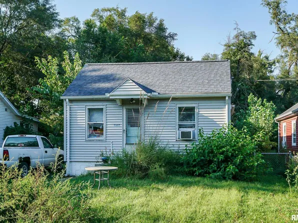 3207 W Latrobe St, Peoria, IL 61605