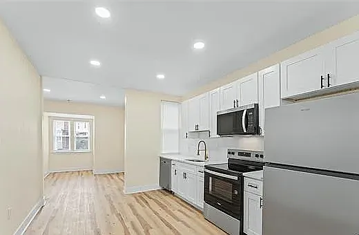 2041 Stenton Ave — Photo 6