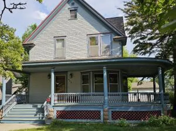 820 E 4th Ave, Mitchell, SD 57301