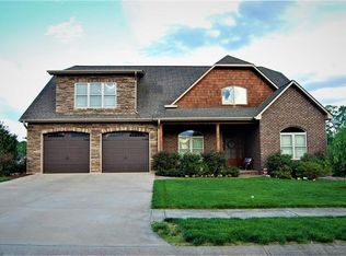 3771 9th Street Dr NE, Hickory, NC 28601