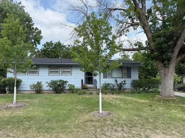922 Westwood Dr, Faribault, MN 55021