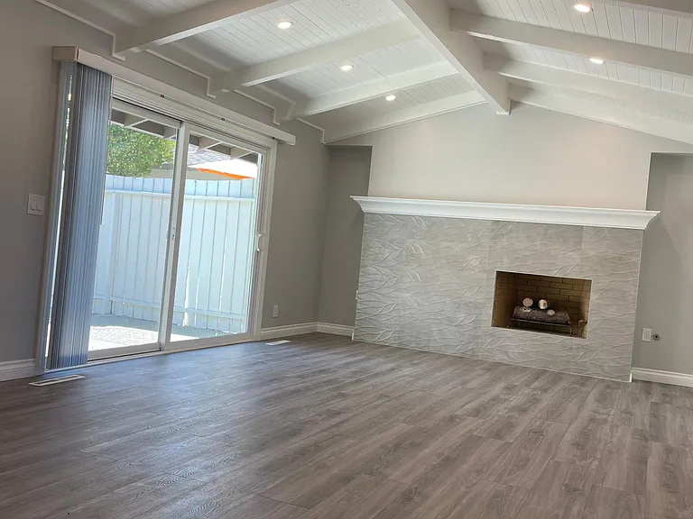 6572 Crown Blvd — Photo 8