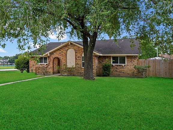 Located just across the street from the neighborhood amenities!