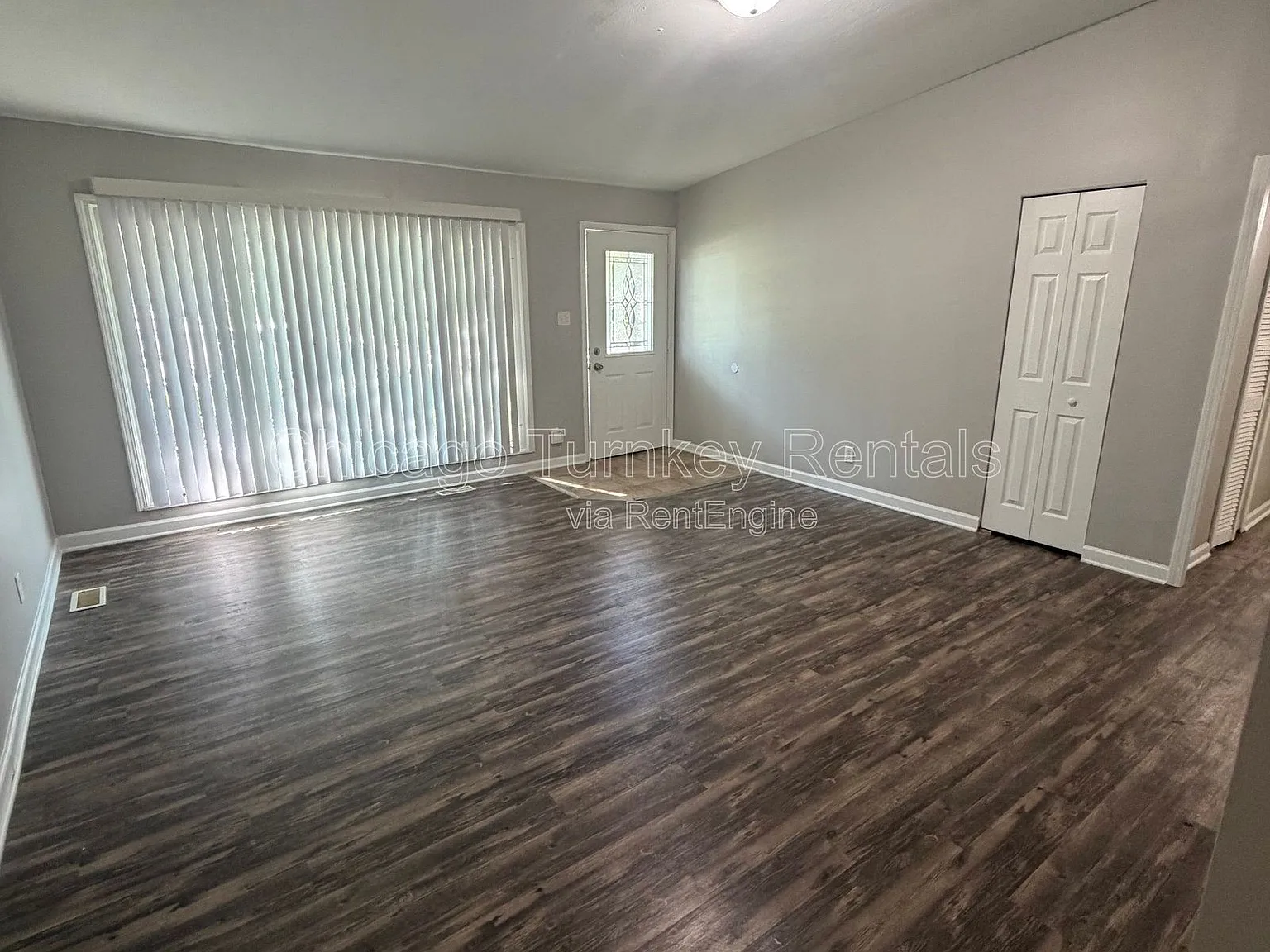 3 bed, 1.5 bath, 1201 sqft, $2,300 — Photo 3