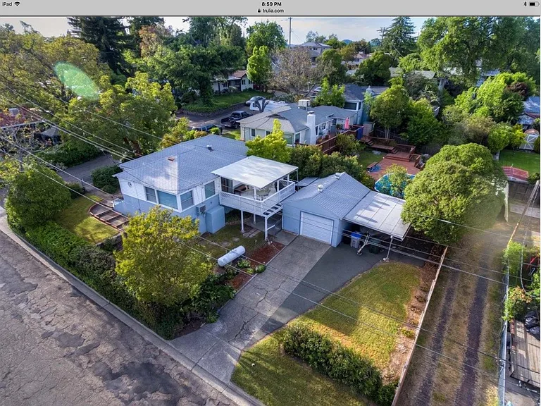 2210 Ashe St — Photo 14