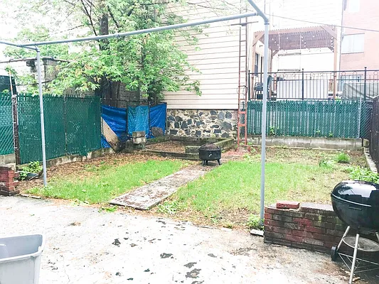 Rented by Showcase Realty | media 2