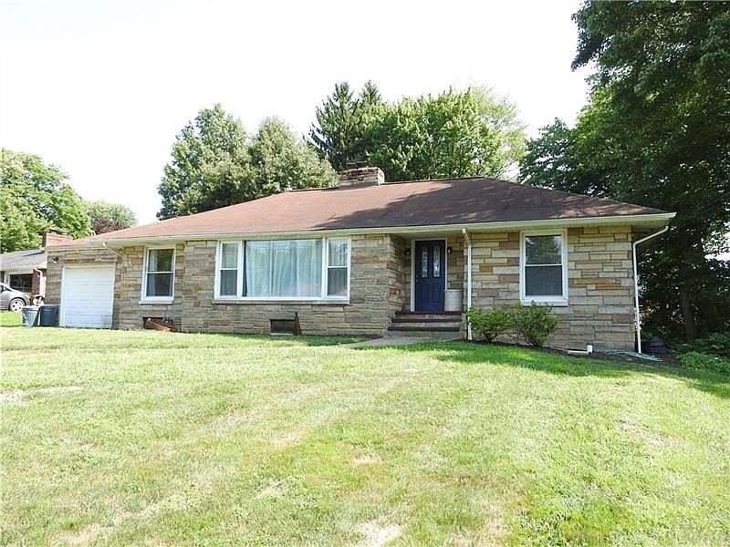 1st image of 100 Blue Grass Dr