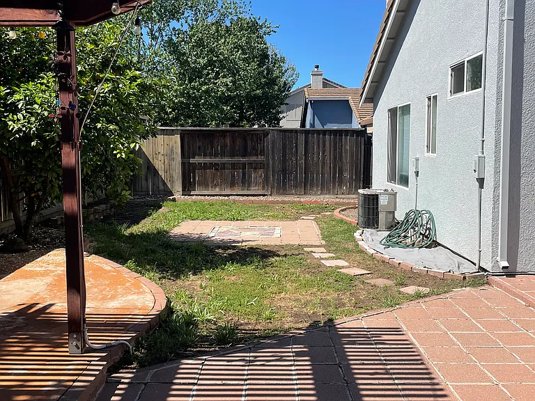 2161 Milan Way — Photo 20