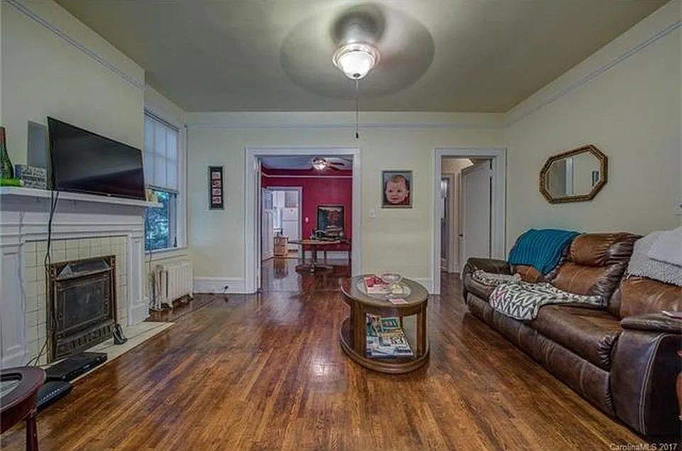 506 S Lee Street - C — Photo 4