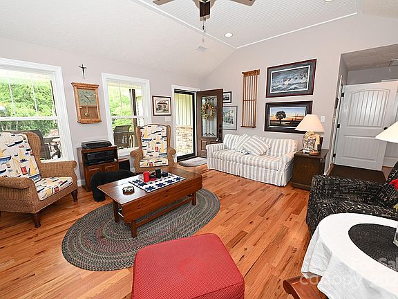 4th image of 5383 Stonegate Farm Dr