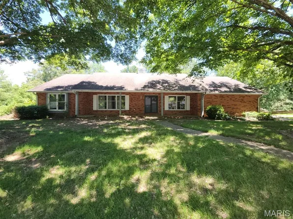 614 7th St E, Scott City, MO 63780