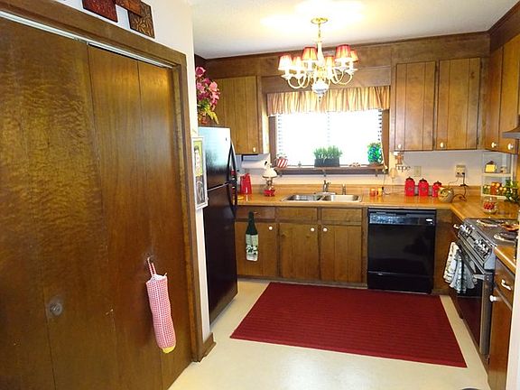3rd image of 326 Rock Knoll Dr
