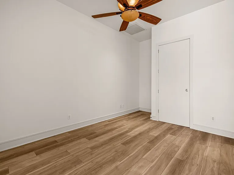 555 5th St #717 — Photo 3