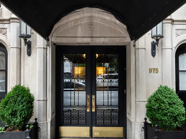 975 Park Avenue image 11 of 12