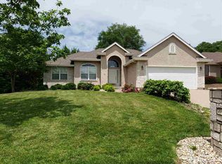 3040 Pecanwood Dr, Manhattan, KS 66502