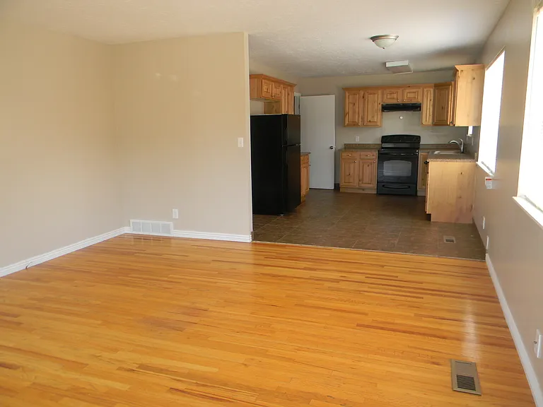 Madison Avenue Units — Photo 2