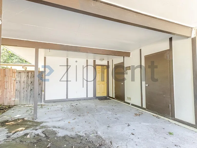 709 Adeline Pl — Photo 25