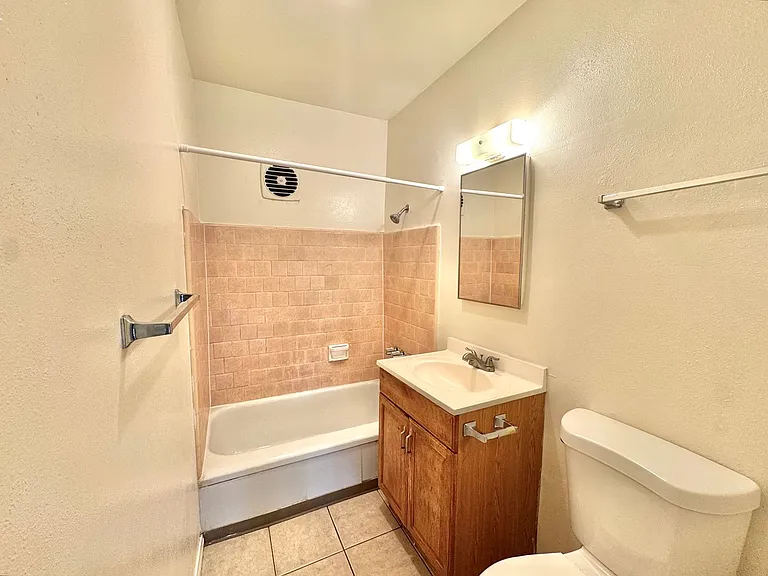 4750-4772 Thorn Street — Photo 8