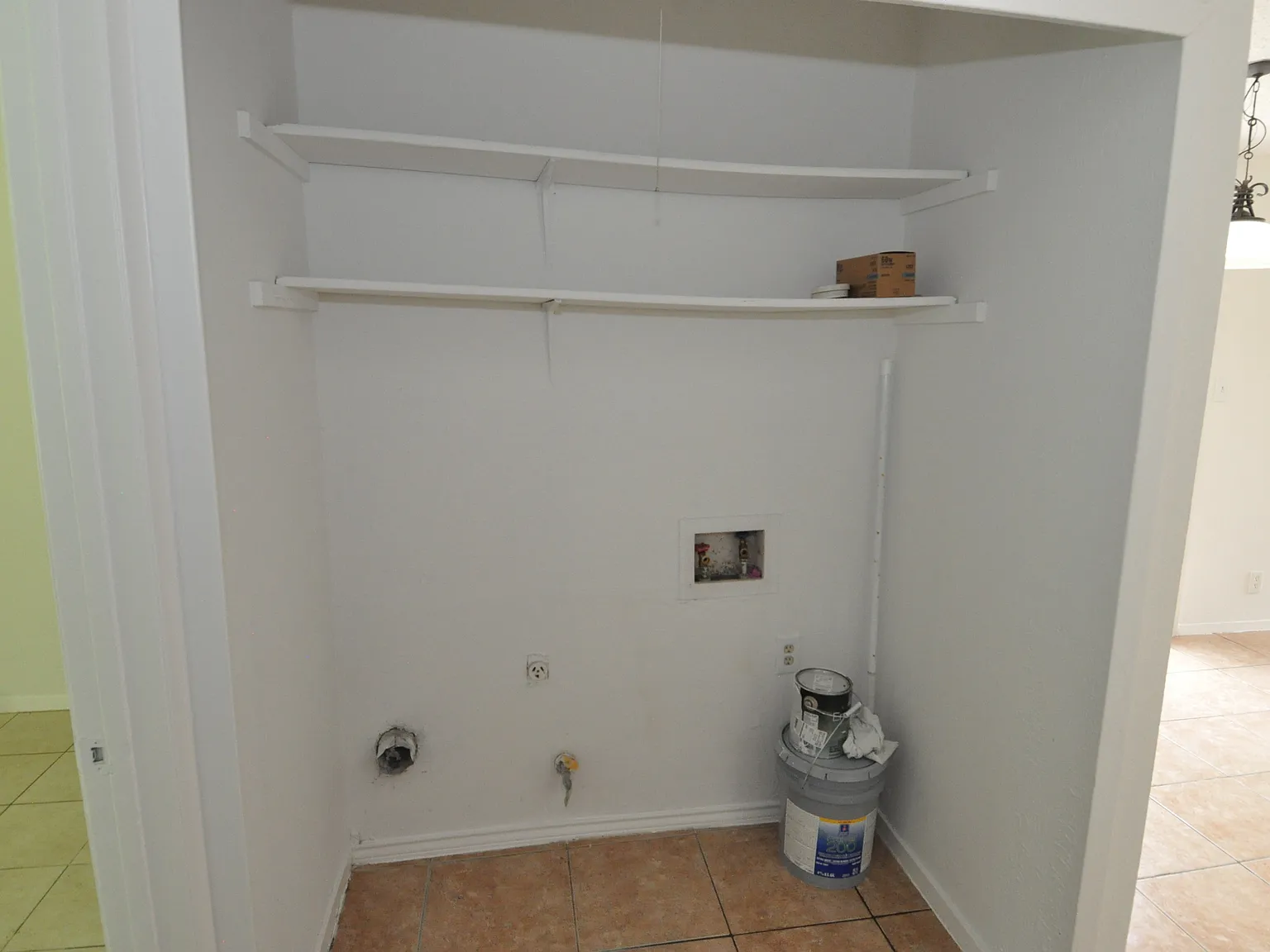 3 bed, 912 sqft, $1,500 — Photo 2