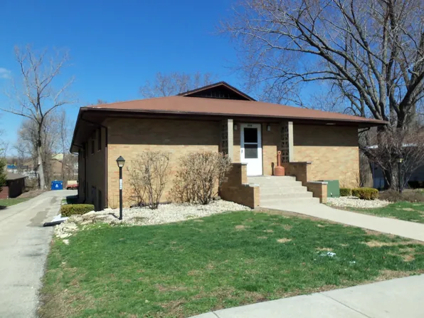 324 Maple Dr APT 25, Morris, IL 60450