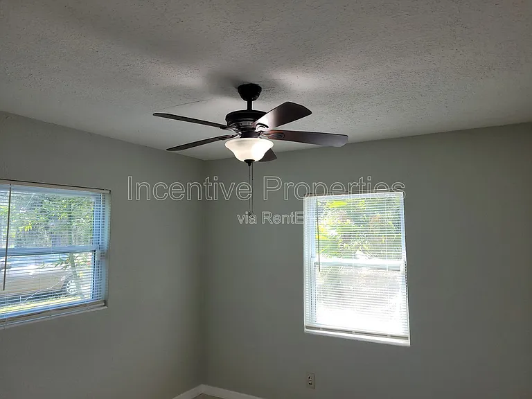 7803 Mandarin Dr — Photo 9