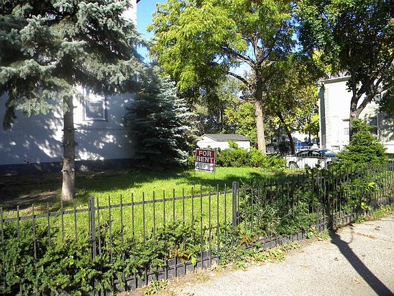 4th image of 2200 Portland Ave #3