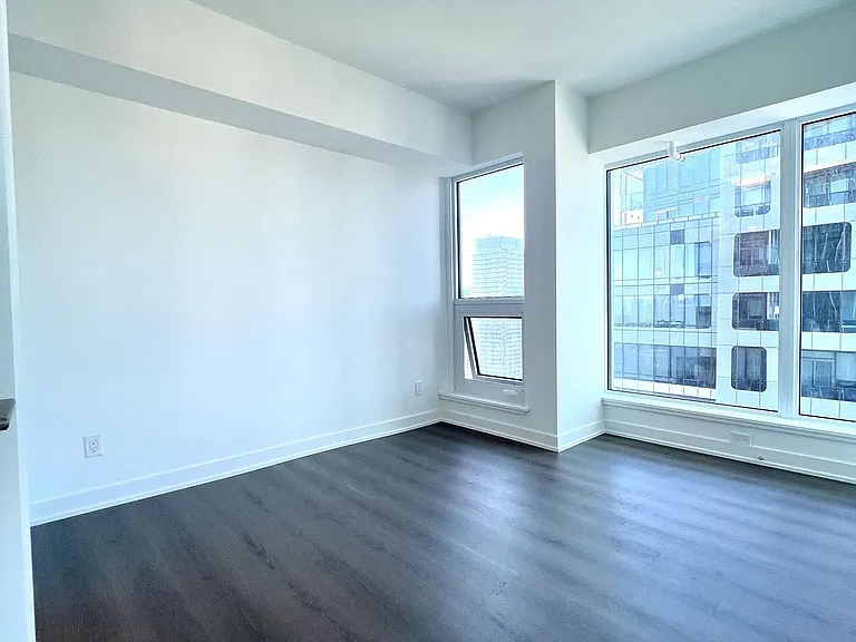 8 Wellesley St W #5507 — Photo 13