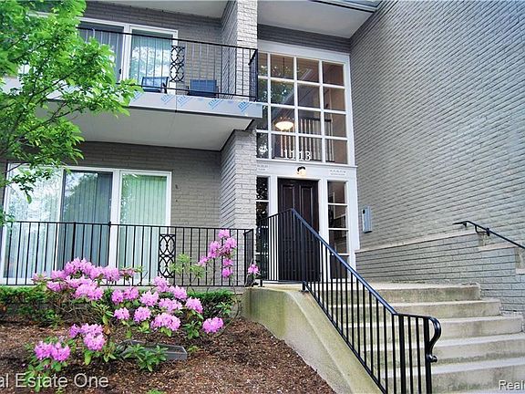 2nd image of 1113 N Old Woodward Ave Unit 38